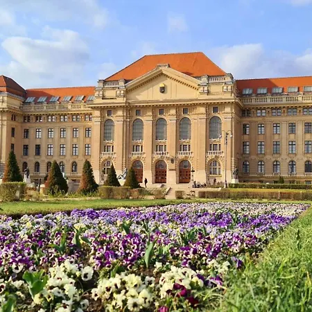 Greatforestsportandspauniversityflat * Debrecen