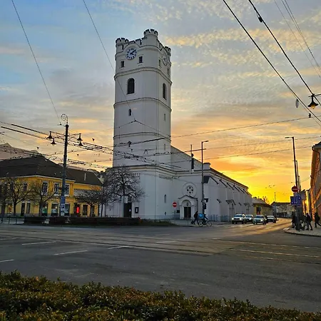 Greatforestsportandspauniversityflat Appartamento Debrecen