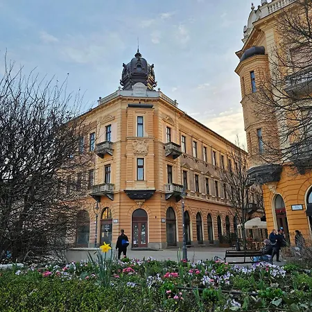 Appartamento Greatforestsportandspauniversityflat Debrecen