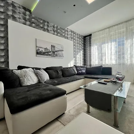 Greatforestsportandspauniversityflat