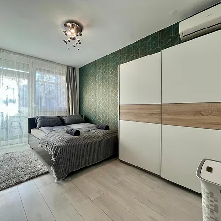 Greatforestsportandspauniversityflat *